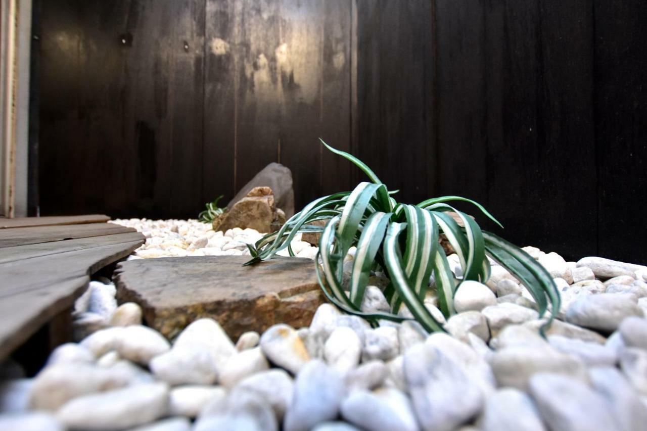 Zen Apartment *